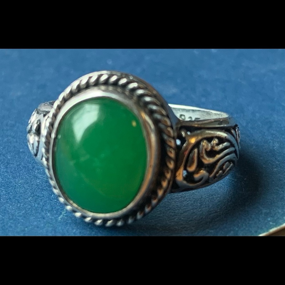 BALI LEGACY Silver (Size 9.0) 5.90 ctw Green Jade Ring in Sterling Silver